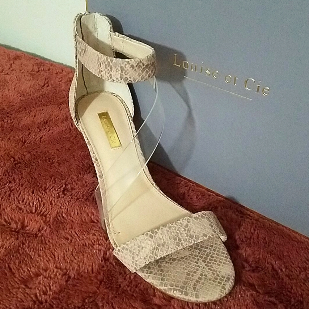 Louis et Cie Hallia Crossover Strap Sandal Size 8